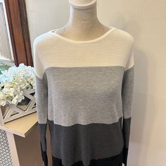 Vince Camuto cream black gray stripe long sleeve front pocket sweater Sz XS New - Picture 3 of 11